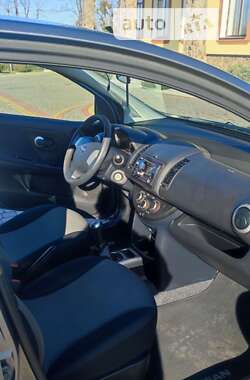 Хэтчбек Nissan Note 2013 в 