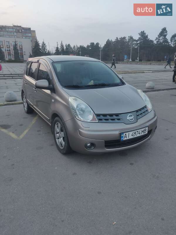 Хэтчбек Nissan Note 2008 в Украинке