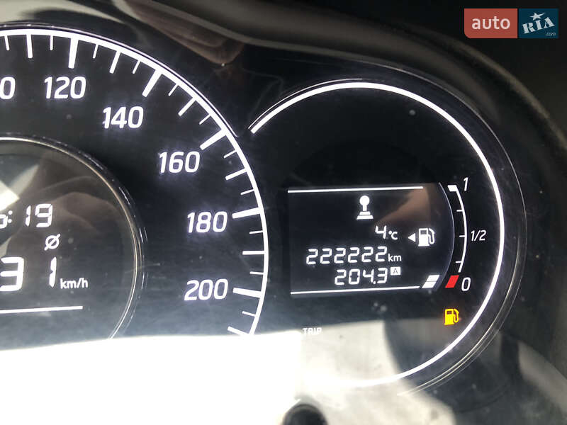 Хетчбек Nissan Note 2015 в Кам'янець-Подільському