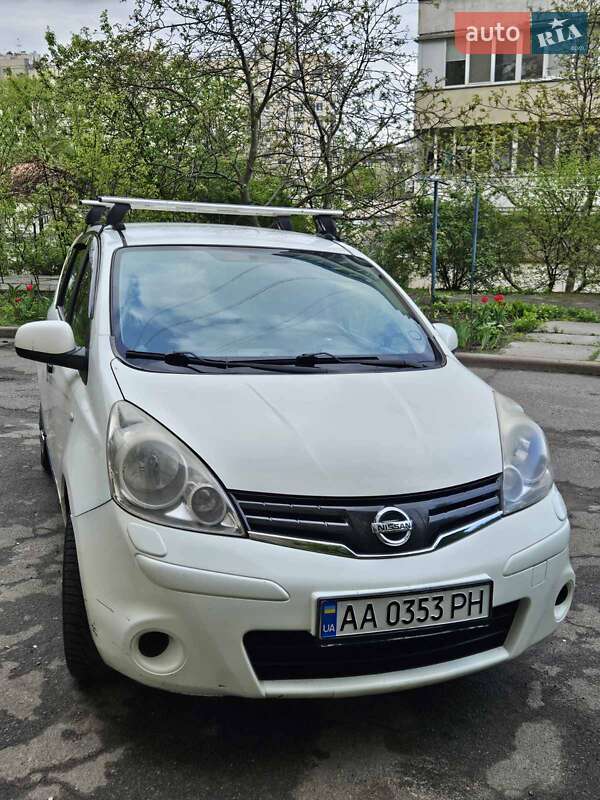 Хэтчбек Nissan Note 2011 в Киеве
