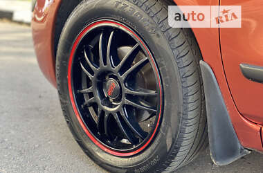 Хэтчбек Nissan Note 2007 в 