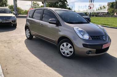 Хэтчбек Nissan Note 2008 в Остроге