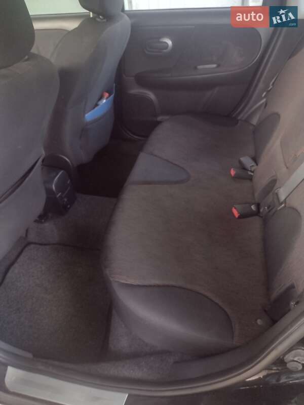 Хетчбек Nissan Note 2011 в Дніпрі