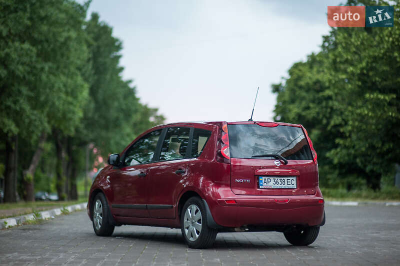 Хэтчбек Nissan Note 2012 в Запорожье