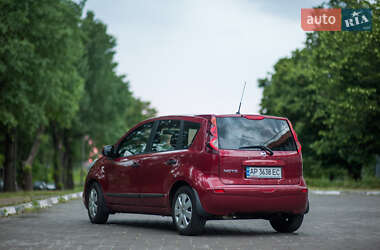 Хэтчбек Nissan Note 2012 в 