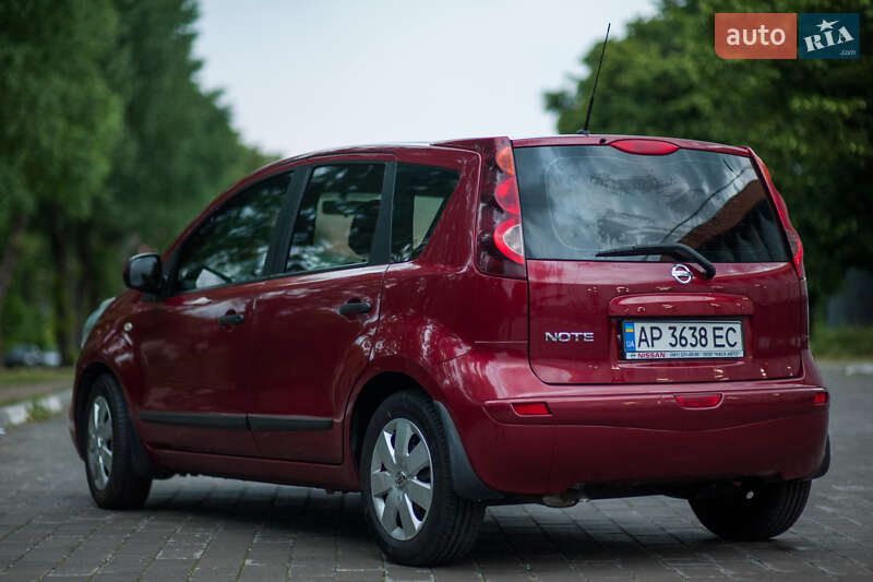 Хэтчбек Nissan Note 2012 в Запорожье