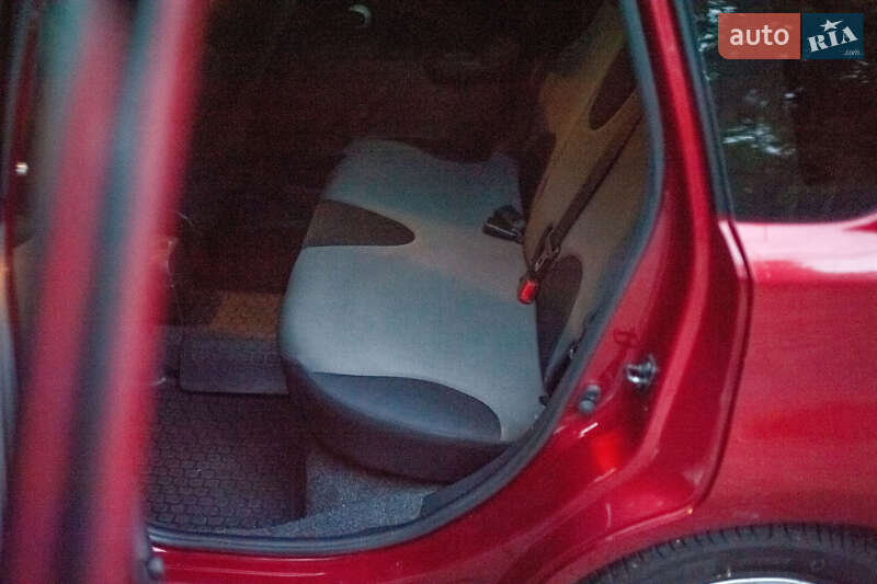 Хэтчбек Nissan Note 2012 в Запорожье