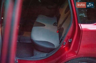 Хэтчбек Nissan Note 2012 в 