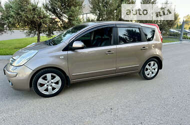 Хэтчбек Nissan Note 2008 в Полтаве