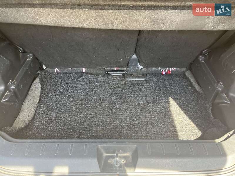 Хэтчбек Nissan Note 2012 в Бобрке