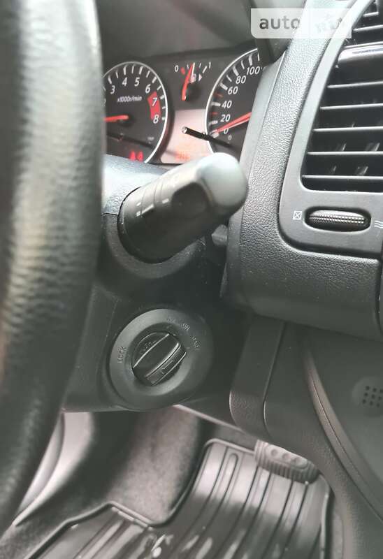 Хэтчбек Nissan Note 2012 в Киеве