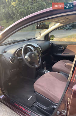 Хетчбек Nissan Note 2012 в 