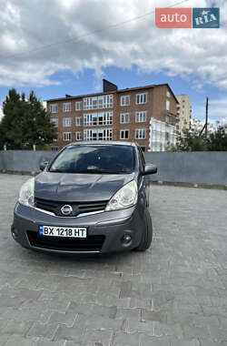 Хэтчбек Nissan Note 2012 в 