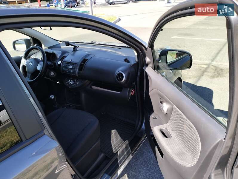 Хэтчбек Nissan Note 2006 в Киеве