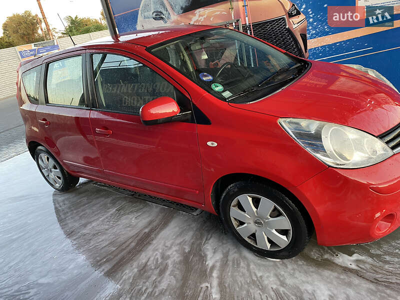 Хэтчбек Nissan Note 2009 в Запорожье