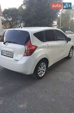 Хэтчбек Nissan Note 2013 в 