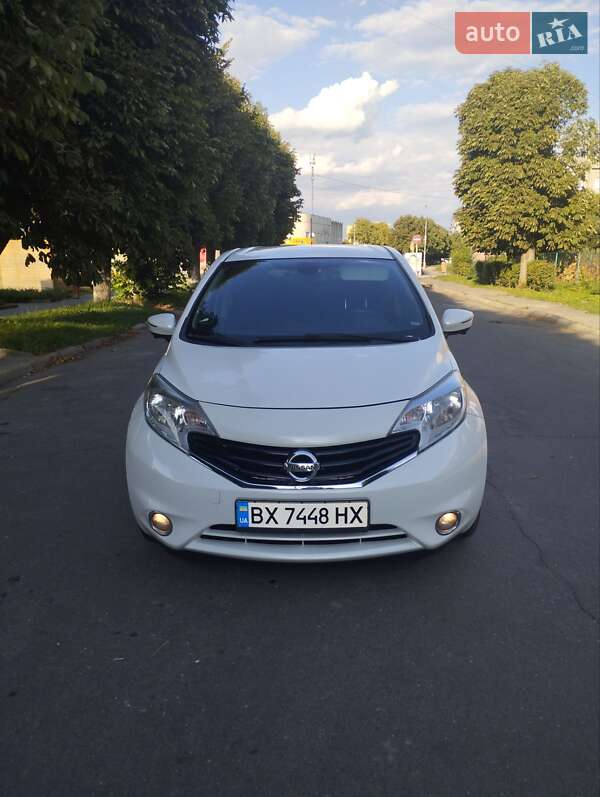 Хэтчбек Nissan Note 2013 в 