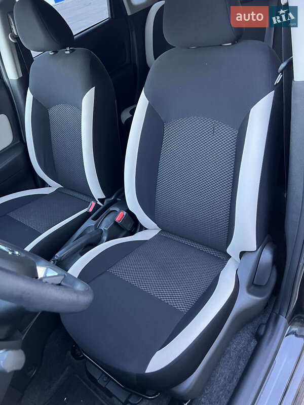 Хетчбек Nissan Note 2017 в Одесі