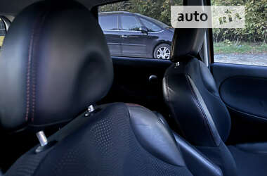 Хэтчбек Nissan Note 2010 в 