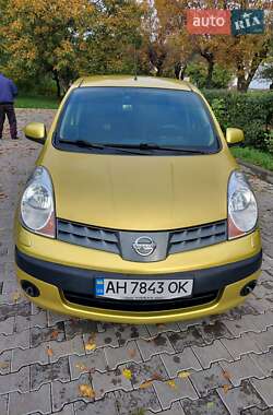Хэтчбек Nissan Note 2006 в 