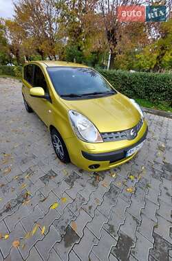 Хэтчбек Nissan Note 2006 в 