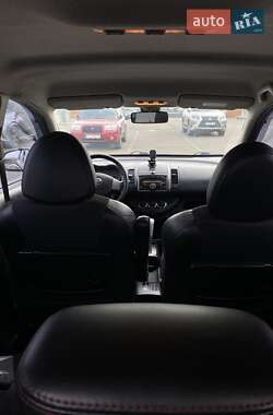 Хэтчбек Nissan Note 2008 в 