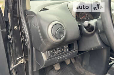 Хэтчбек Nissan Note 2006 в Попельне