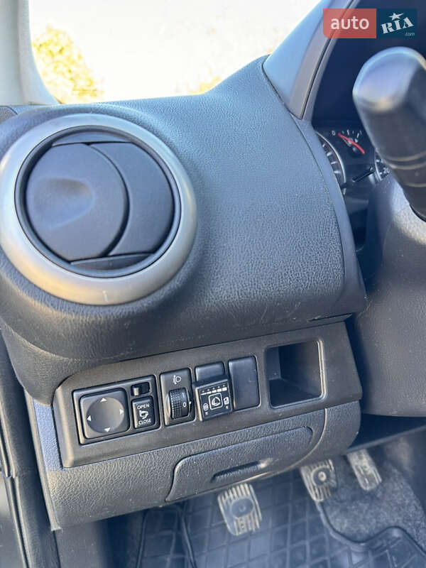Хэтчбек Nissan Note 2009 в Богородчанах