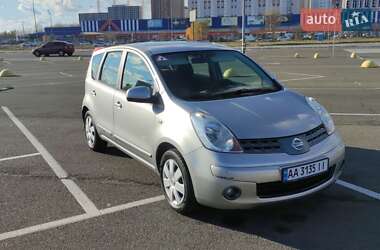 Хэтчбек Nissan Note 2008 в 