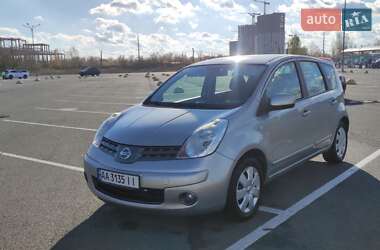 Хэтчбек Nissan Note 2008 в 
