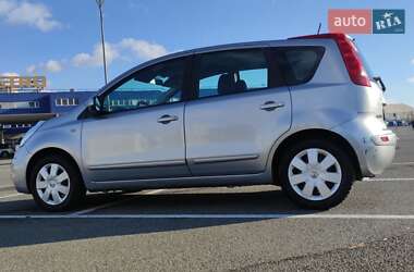 Хэтчбек Nissan Note 2008 в 