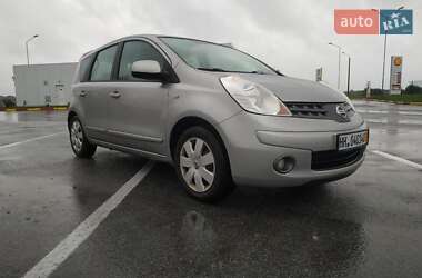 Хэтчбек Nissan Note 2008 в 