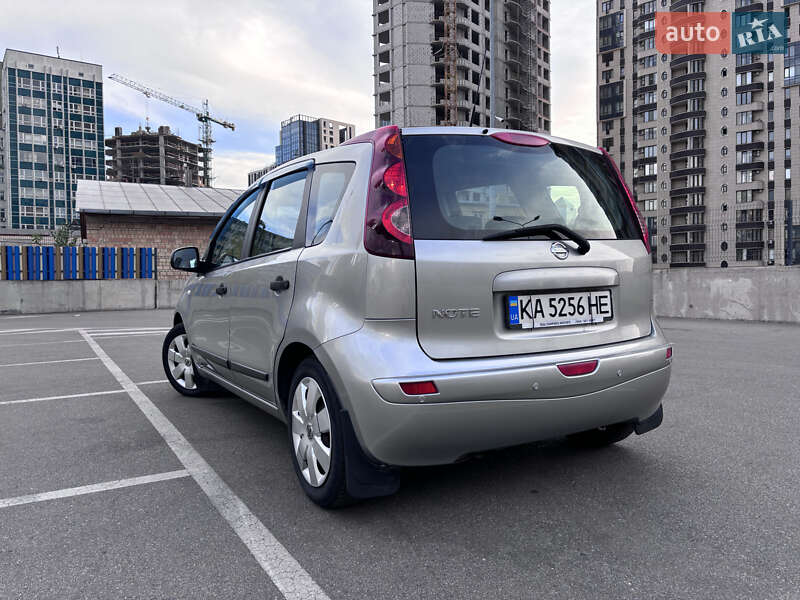 Хетчбек Nissan Note 2011 в Чернігові