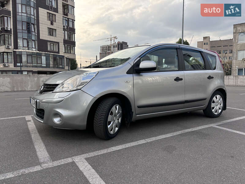 Хетчбек Nissan Note 2011 в Чернігові