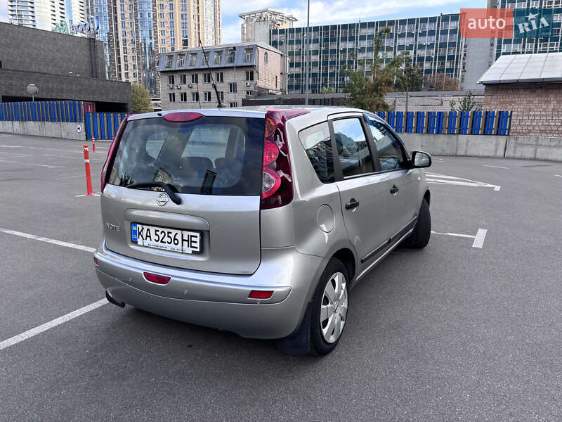 Хэтчбек Nissan Note 2011 в Чернигове