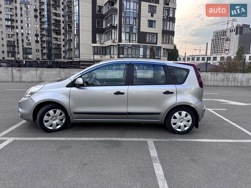 Хэтчбек Nissan Note 2011 в Чернигове