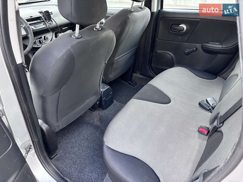 Хэтчбек Nissan Note 2011 в Чернигове