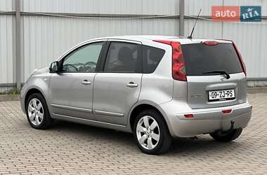 Хэтчбек Nissan Note 2007 в 