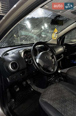 Хэтчбек Nissan Note 2008 в Коростене