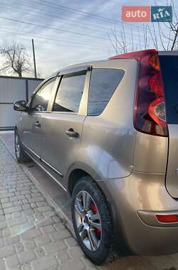 Хэтчбек Nissan Note 2011 в Андрушевке