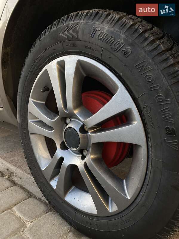 Хэтчбек Nissan Note 2011 в Андрушевке