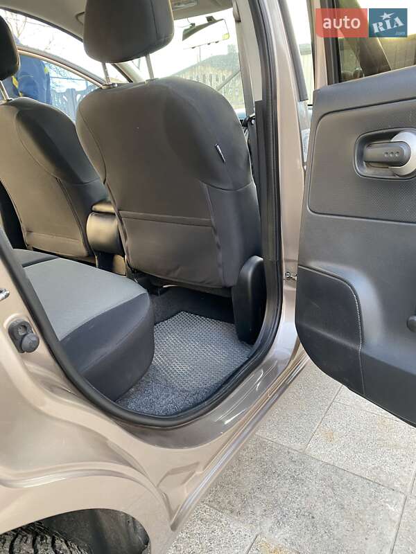 Хэтчбек Nissan Note 2011 в Андрушевке