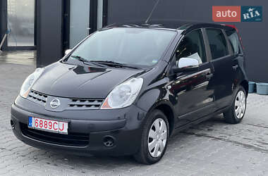 Хетчбек Nissan Note 2006 в Чернівцях