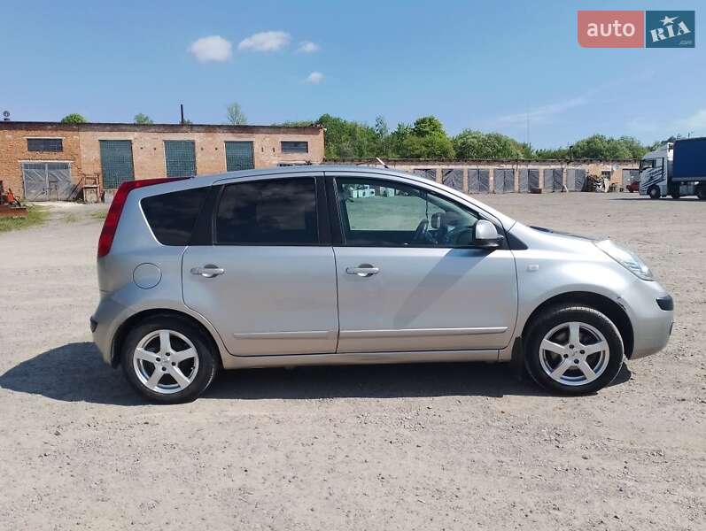 Хэтчбек Nissan Note 2006 в Винниках
