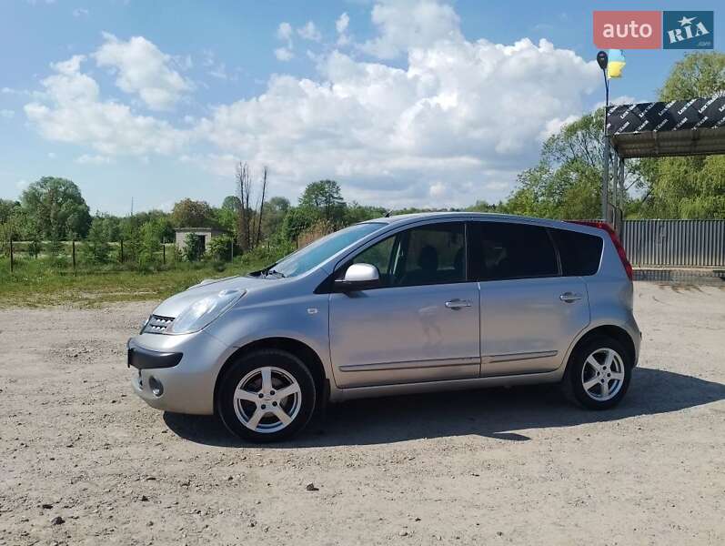 Хэтчбек Nissan Note 2006 в Винниках