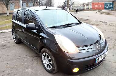 Хэтчбек Nissan Note 2006 в Первомайске