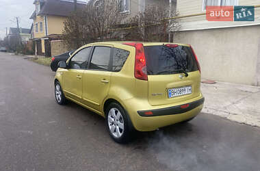 Хэтчбек Nissan Note 2006 в 