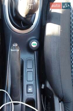 Хэтчбек Nissan Note 2013 в 