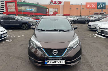 Хэтчбек Nissan Note 2016 в Киеве