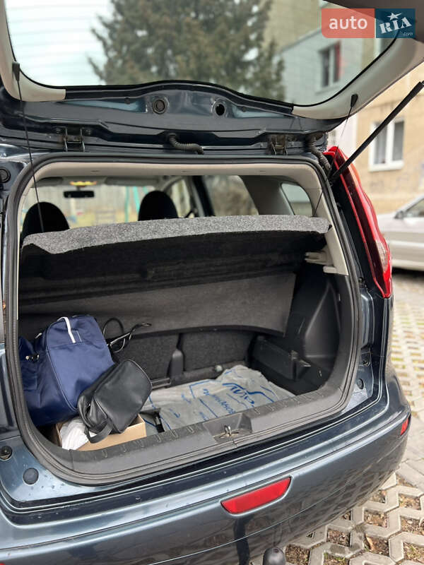 Хетчбек Nissan Note 2012 в Івано-Франківську